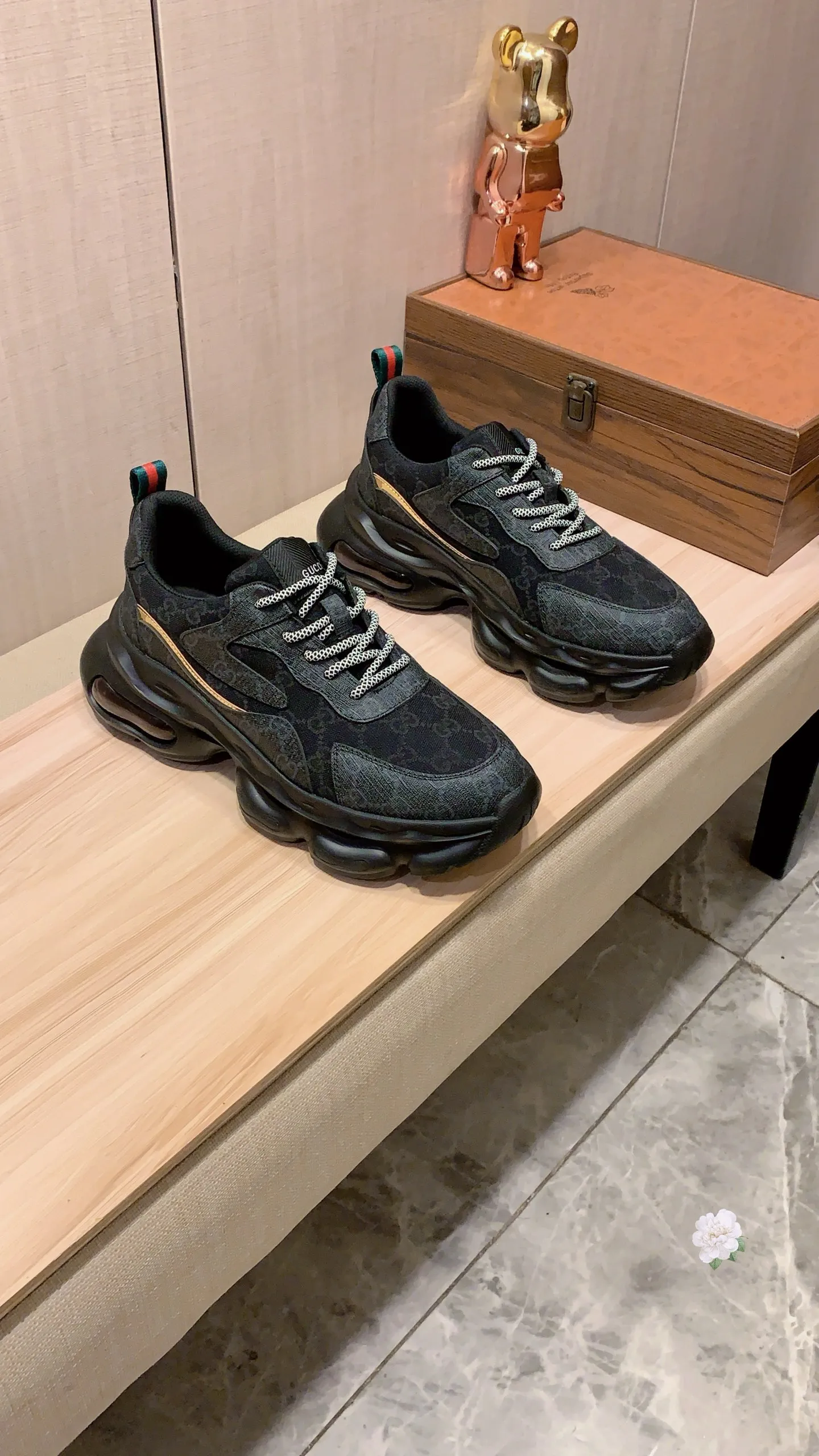 Men's men's shoes💰460💰💰🎩🎩[Lightning][Lightning] "Gucci*" latest • popular casual shoes, top brand [seduce] luxury ~ purchasing agency, top ~ quality. [Strong] The upper is made of imported breathable cowhide with material ➕ breathable sheepskin feet (•) and fine workmanship. The original stylish and stylish soft rubber wear-resistant and non-slip outsole is light and comfortable on the feet. The real thing looks better when photographed. 012: code: 38-44, 4️⃣ colors selected
